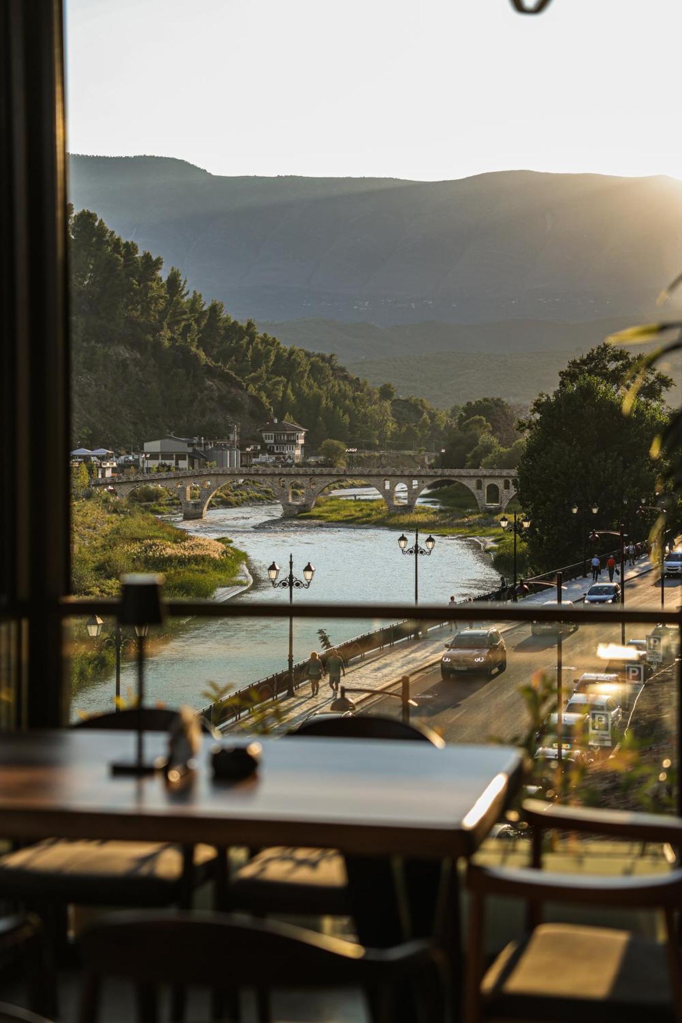 White House Boutique Hotel & Restaurant - Since 1999 Berat Extérieur photo