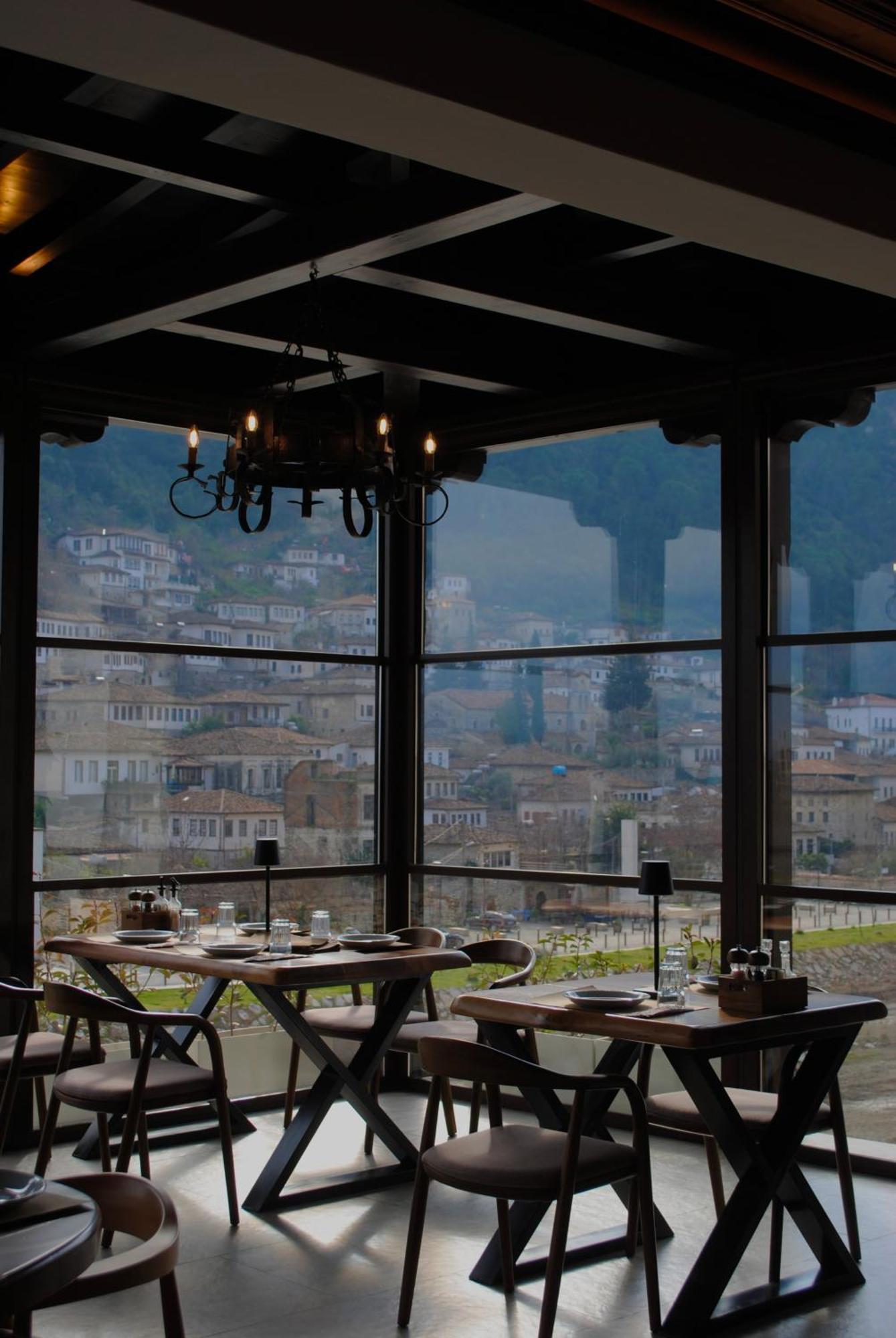 White House Boutique Hotel & Restaurant - Since 1999 Berat Extérieur photo