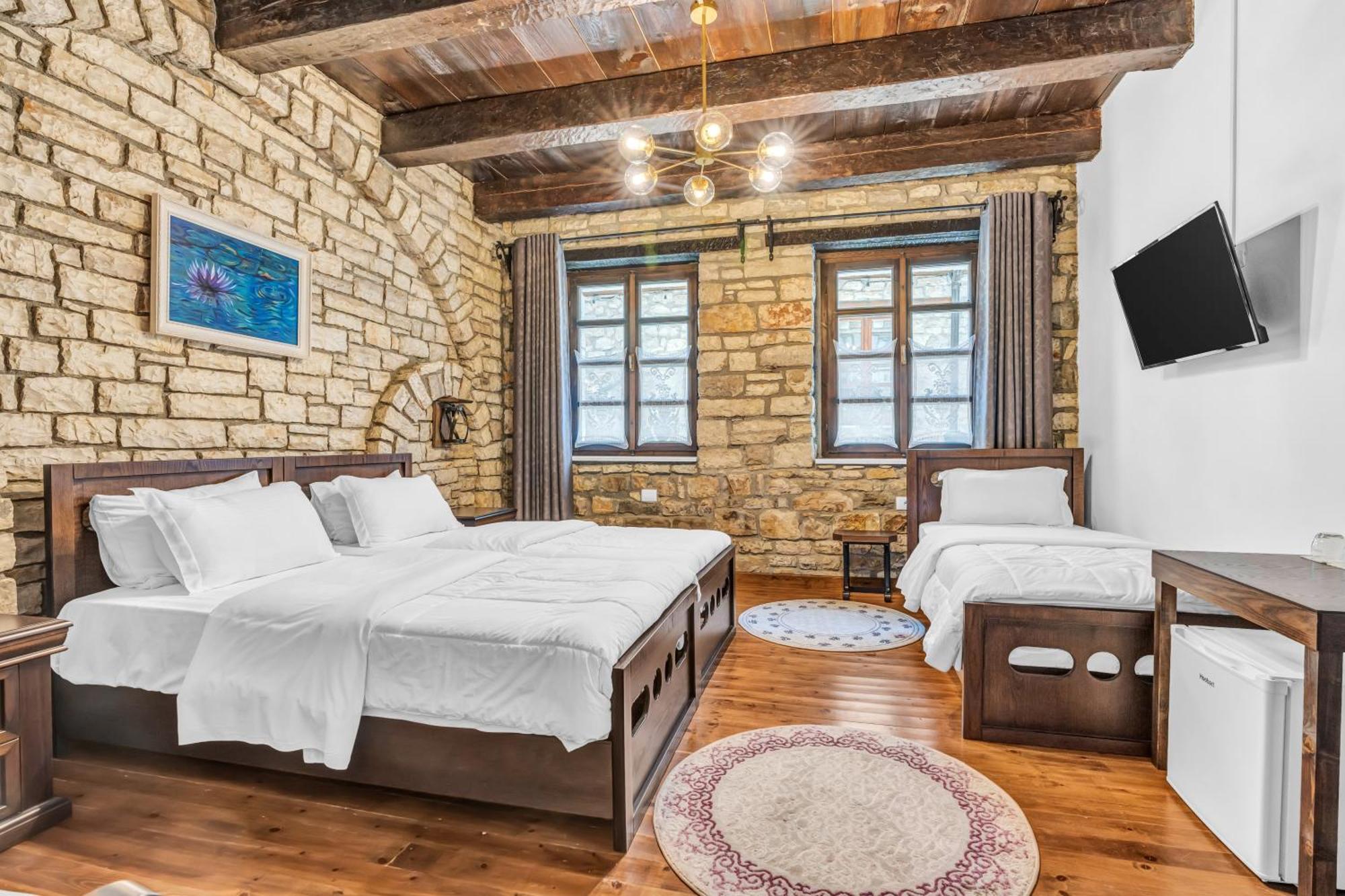 White House Boutique Hotel & Restaurant - Since 1999 Berat Extérieur photo