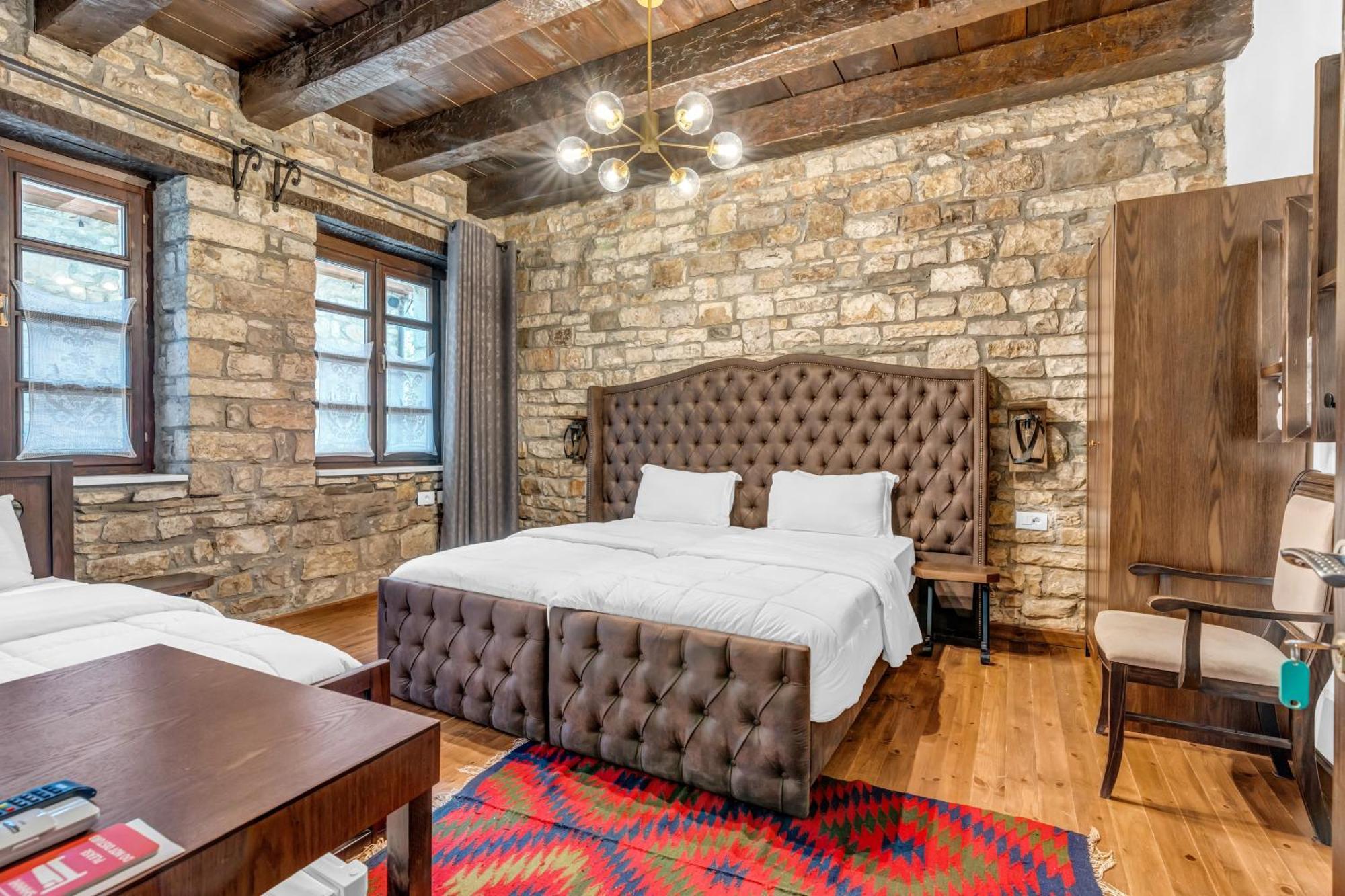White House Boutique Hotel & Restaurant - Since 1999 Berat Extérieur photo