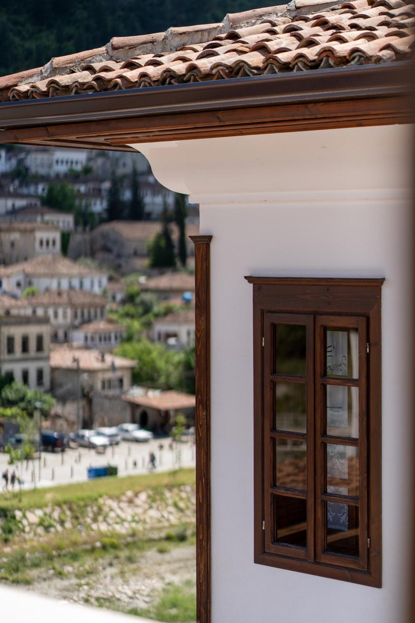 White House Boutique Hotel & Restaurant - Since 1999 Berat Extérieur photo